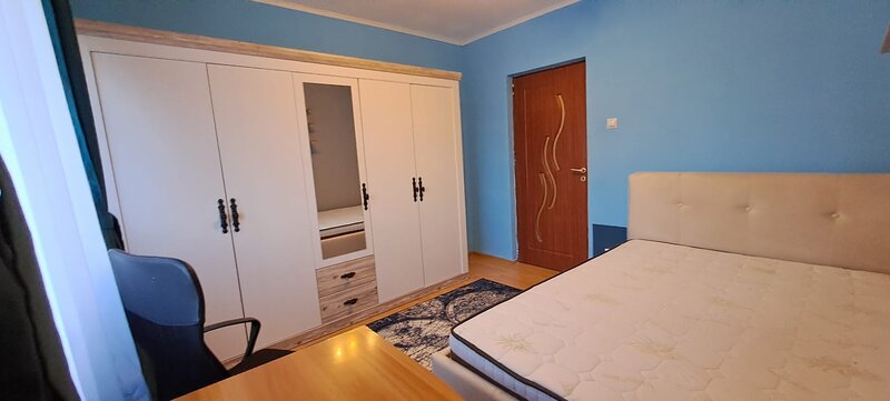 RAHOVA - Piata Rahova, stradal, 2 camere, mobilat si utilat modern