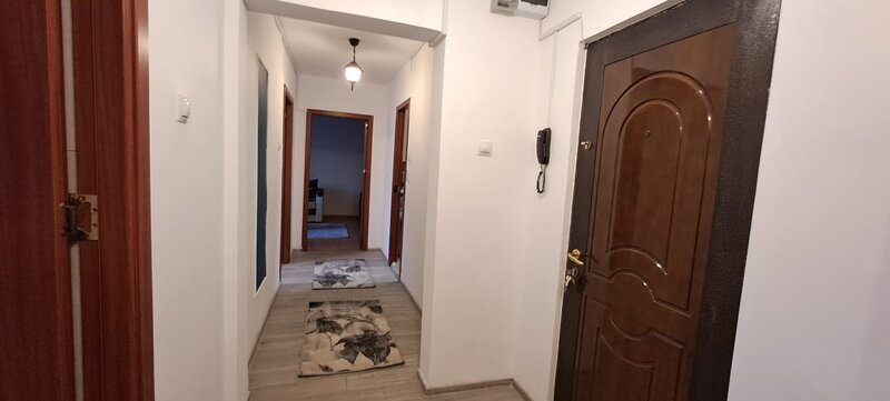RAHOVA - Piata Rahova, stradal, 2 camere, mobilat si utilat modern