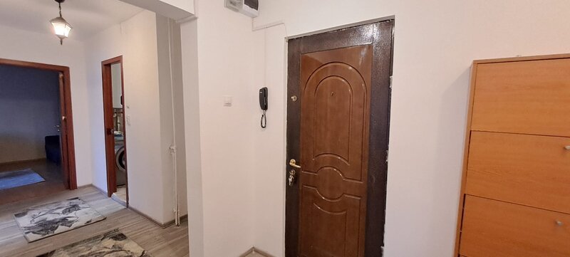 RAHOVA - Piata Rahova, 2 camere mobilat+utilat, stradal, statie tramvai 32